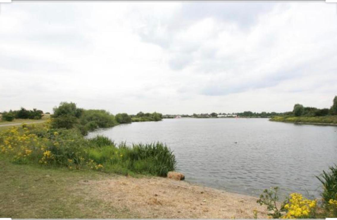 Cosy Cottage Annex In Fairlop Ilford Bagian luar foto